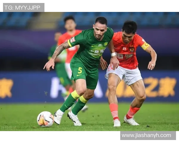 2020年恒大与国安激战回顾:巅峰对决中的战术较量与球员表现分析 2020年恒大与国安激战回顾:巅峰对决中的战术较量与球员表现分析