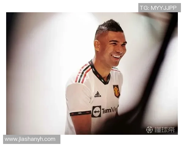 卡塞米罗的职业生涯回顾与未来展望：从巴西国脚到欧洲顶级中场的蜕变