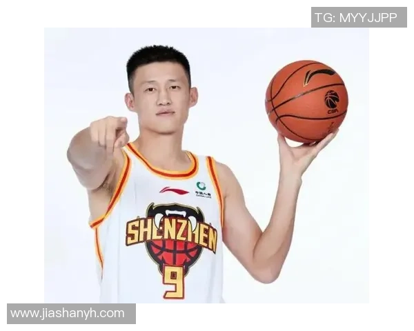 周鹏:从篮球场上的拼搏者到生活中的榜样,展现不屈精神与团队力量 周鹏:从篮球场上的拼搏者到生活中的榜样,展现不屈精神与团队力量