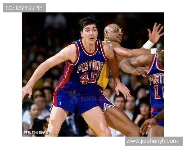 巴克利与兰比尔的传奇对决：篮球场上的斗志与荣耀之战